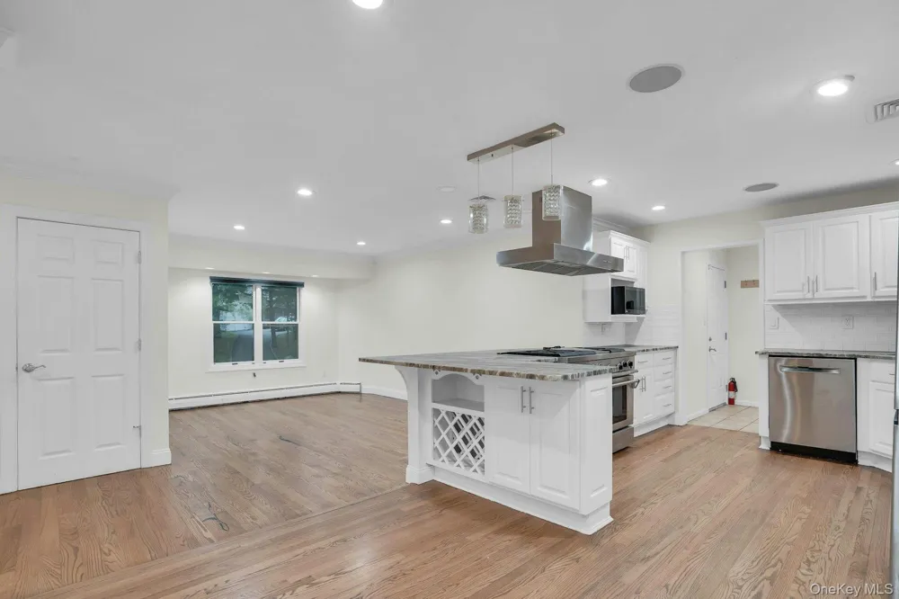 48 Colby Drive Dix Hills, NY 11746