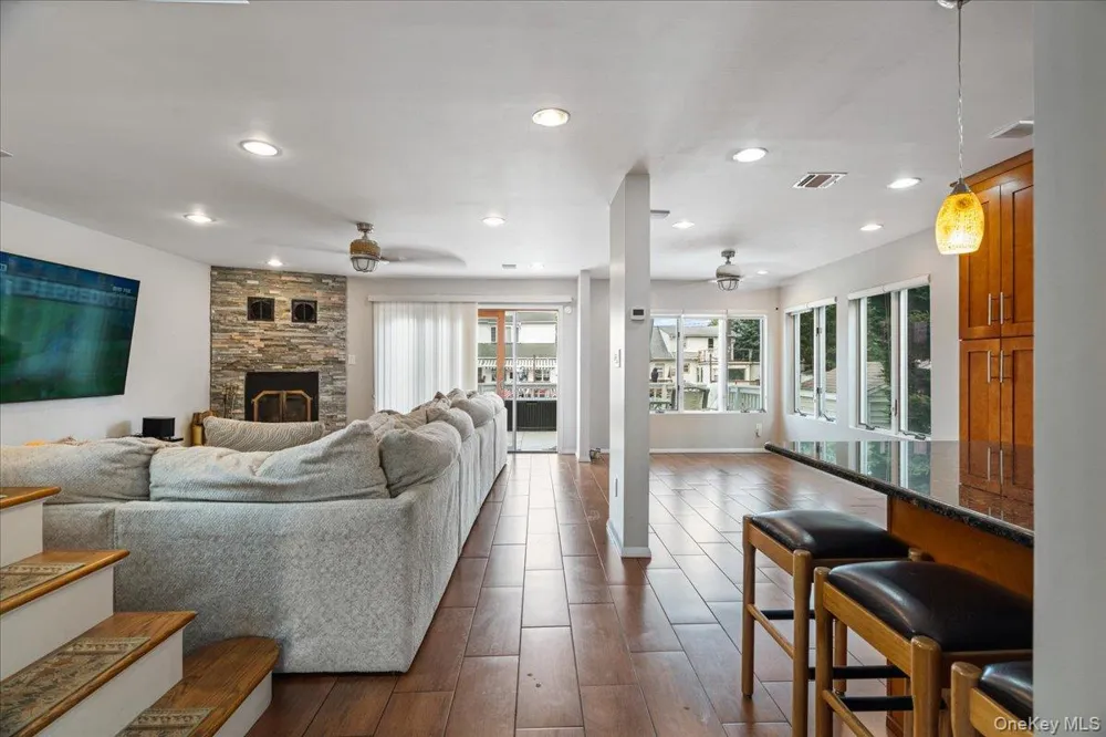 117 Gordon Place Freeport, NY 11520