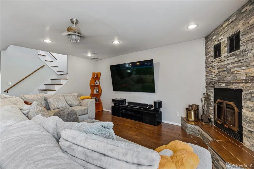 117 Gordon Place Freeport, NY 11520