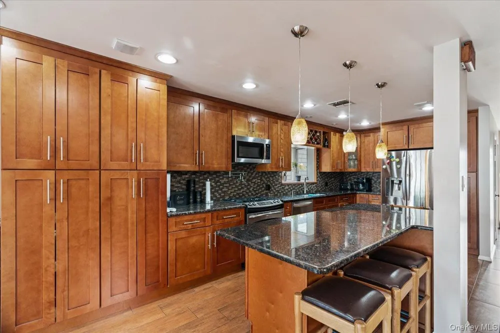 117 Gordon Place Freeport, NY 11520