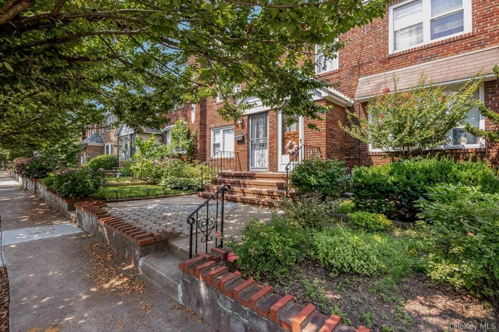 65-30 78th Street Middle Village, NY 11379