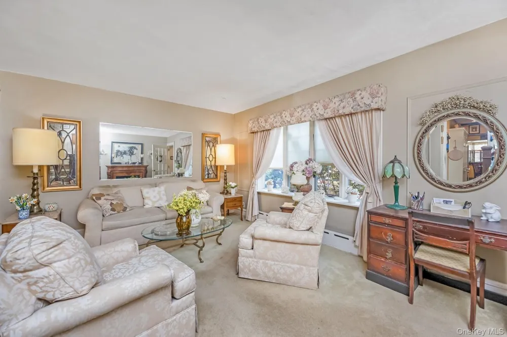 65-30 78th Street Middle Village, NY 11379