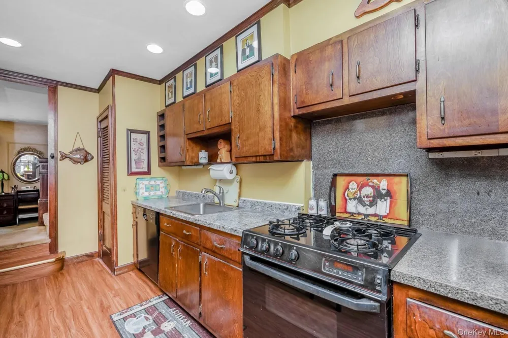 65-30 78th Street Middle Village, NY 11379