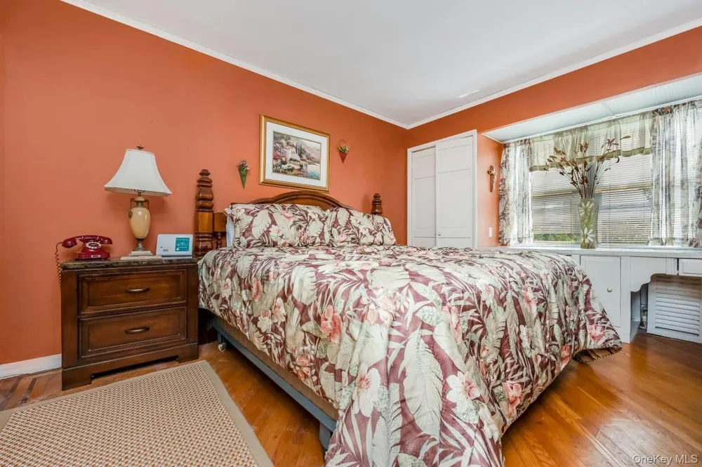 65-30 78th Street Middle Village, NY 11379