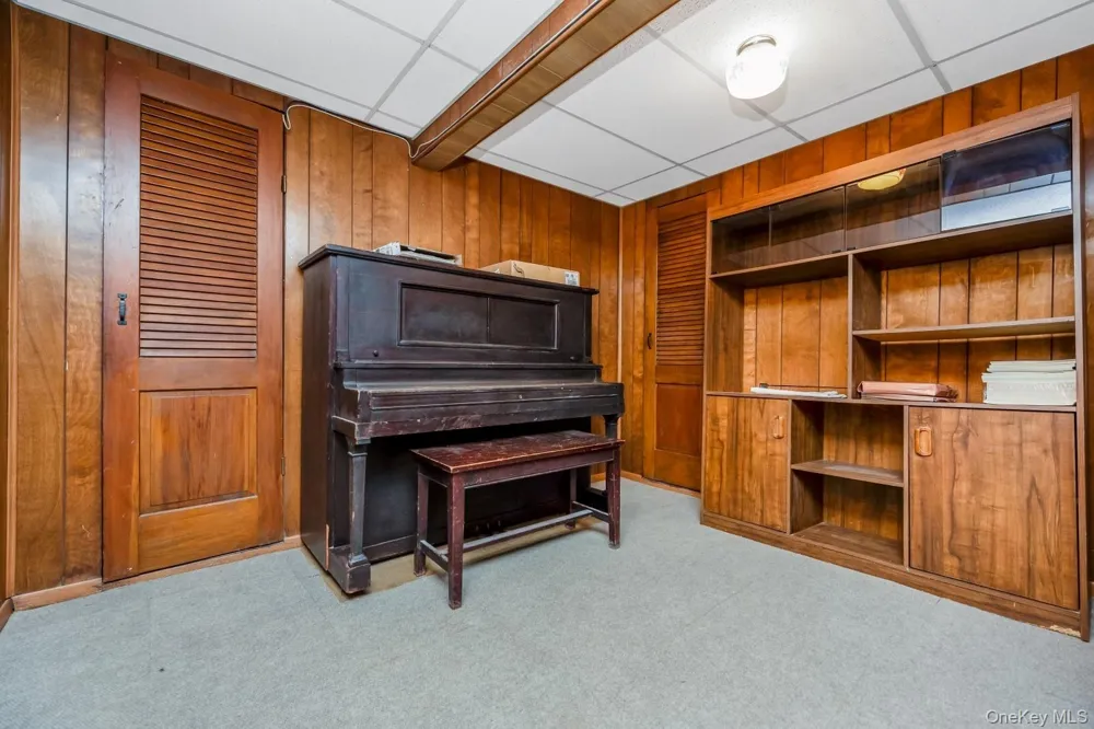 65-30 78th Street Middle Village, NY 11379