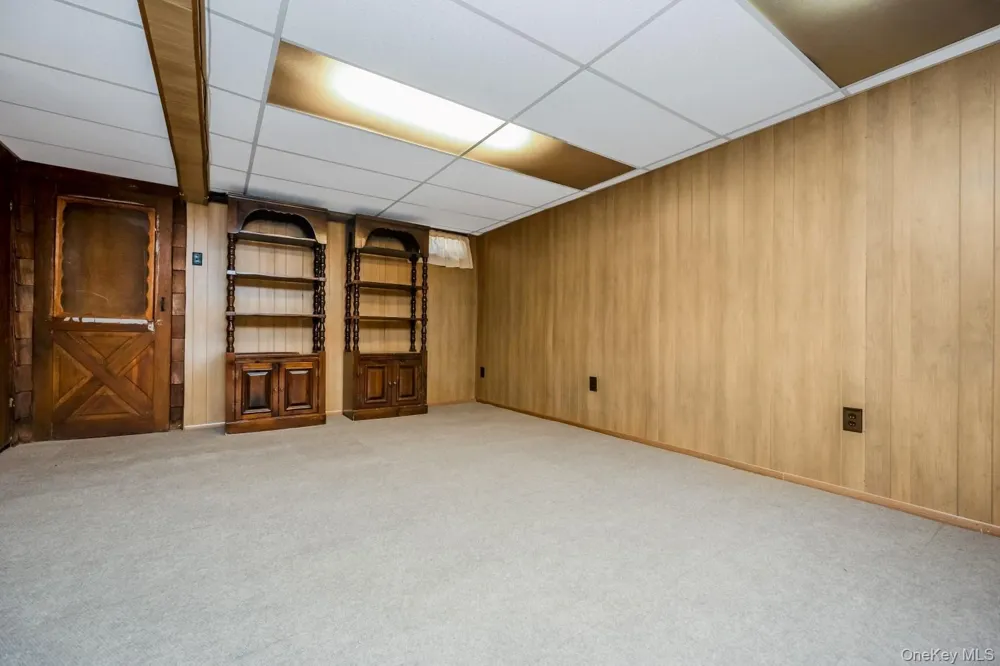65-30 78th Street Middle Village, NY 11379