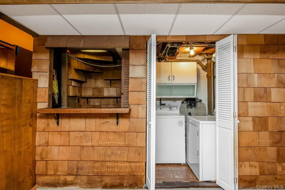 65-30 78th Street Middle Village, NY 11379