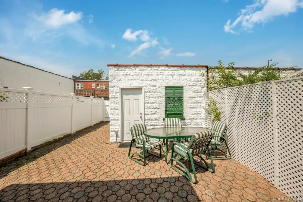 65-30 78th Street Middle Village, NY 11379