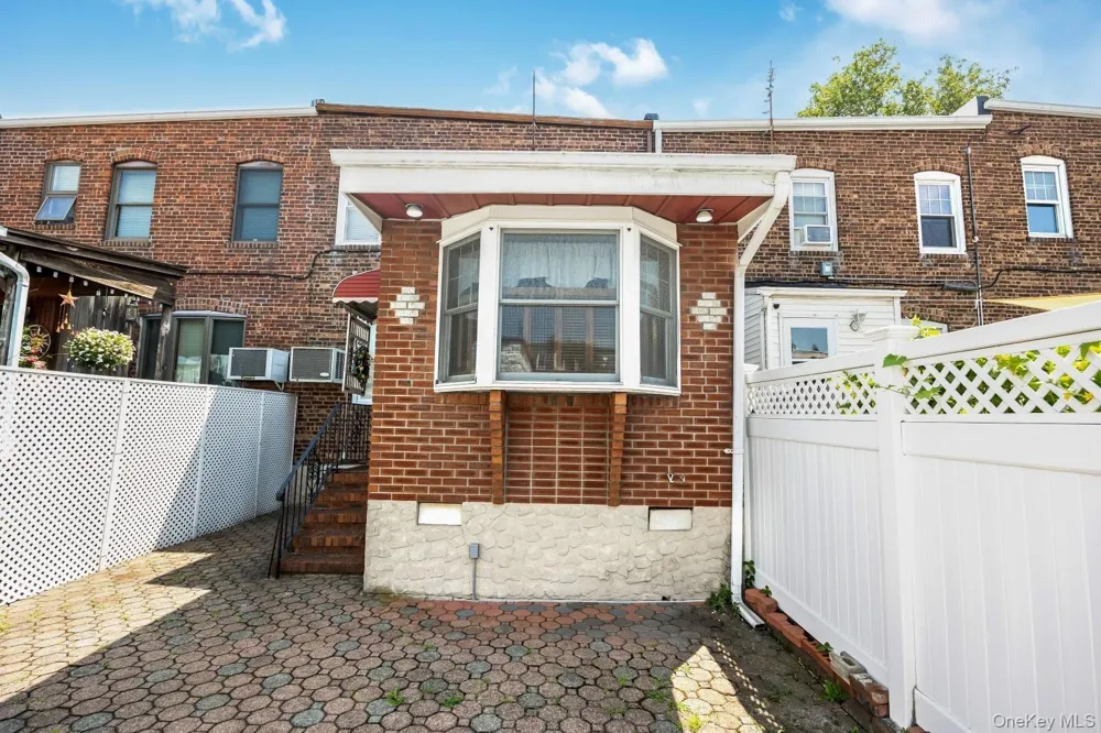 65-30 78th Street Middle Village, NY 11379