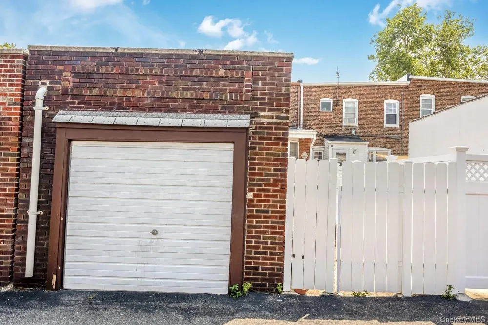 65-30 78th Street Middle Village, NY 11379