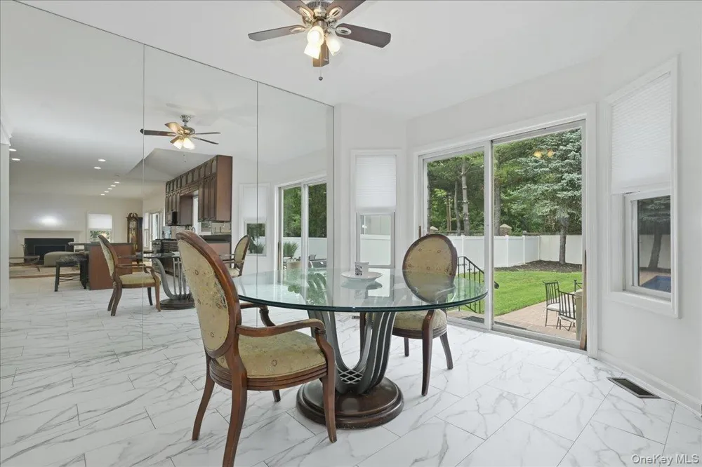 7 Laurel Lane Old Westbury, NY 11568