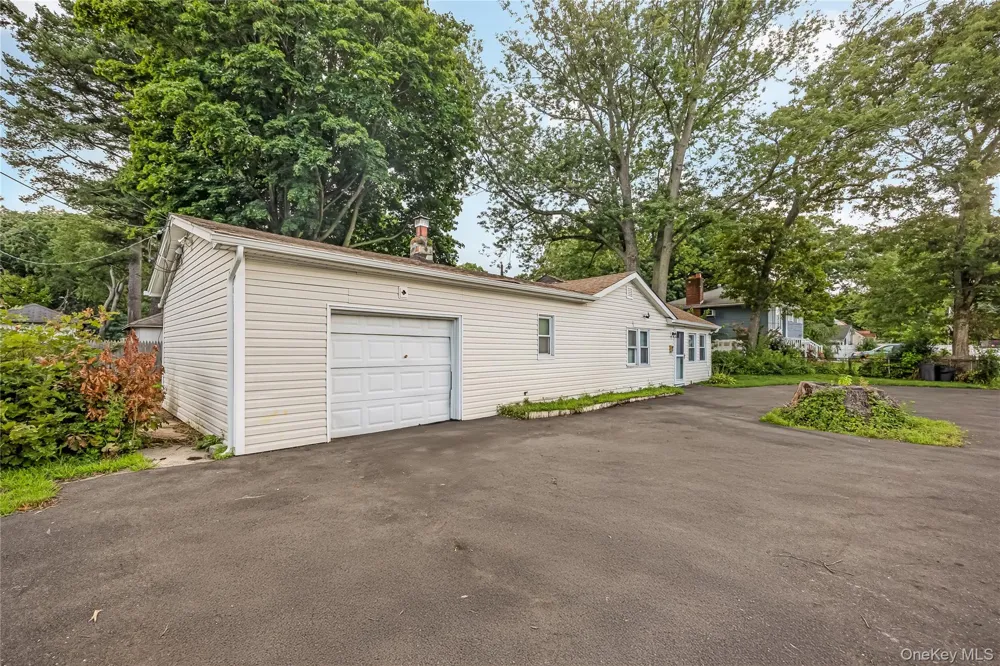 20 Buchanan Avenue Wheatley Heights, NY 11798
