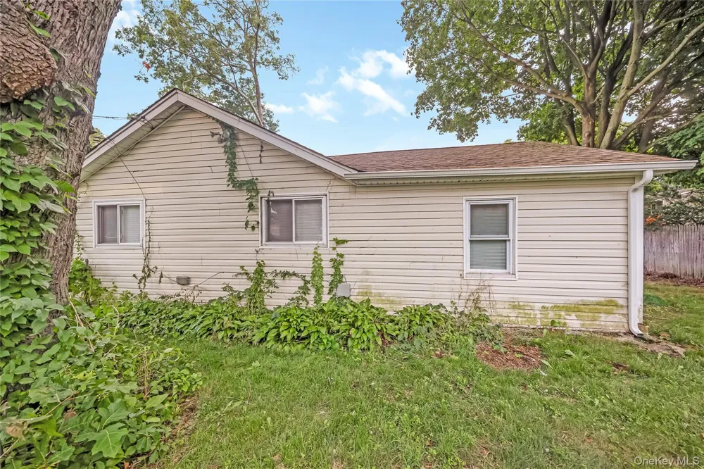 20 Buchanan Avenue Wheatley Heights, NY 11798