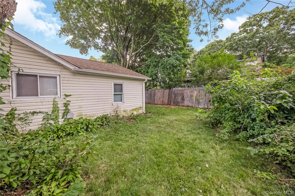 20 Buchanan Avenue Wheatley Heights, NY 11798