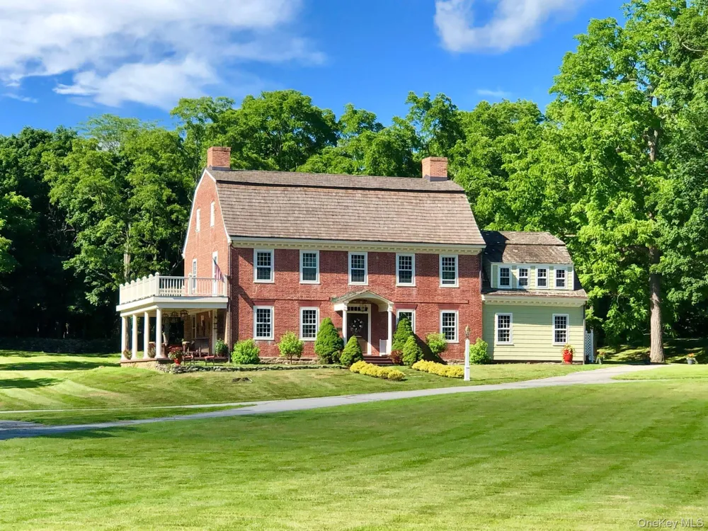 11 Brown Road Pleasant Valley, NY 12569
