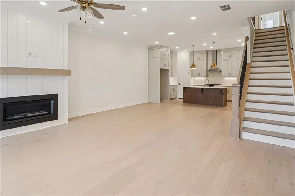 901 Shire Elm Street #22 Johns Creek, GA 30022