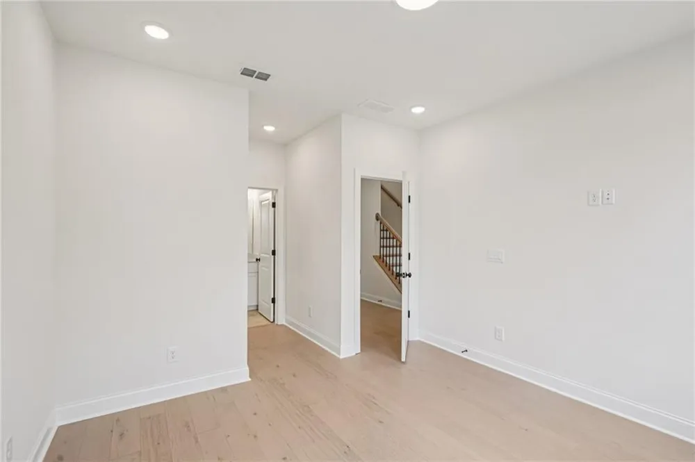 901 Shire Elm Street #22 Johns Creek, GA 30022