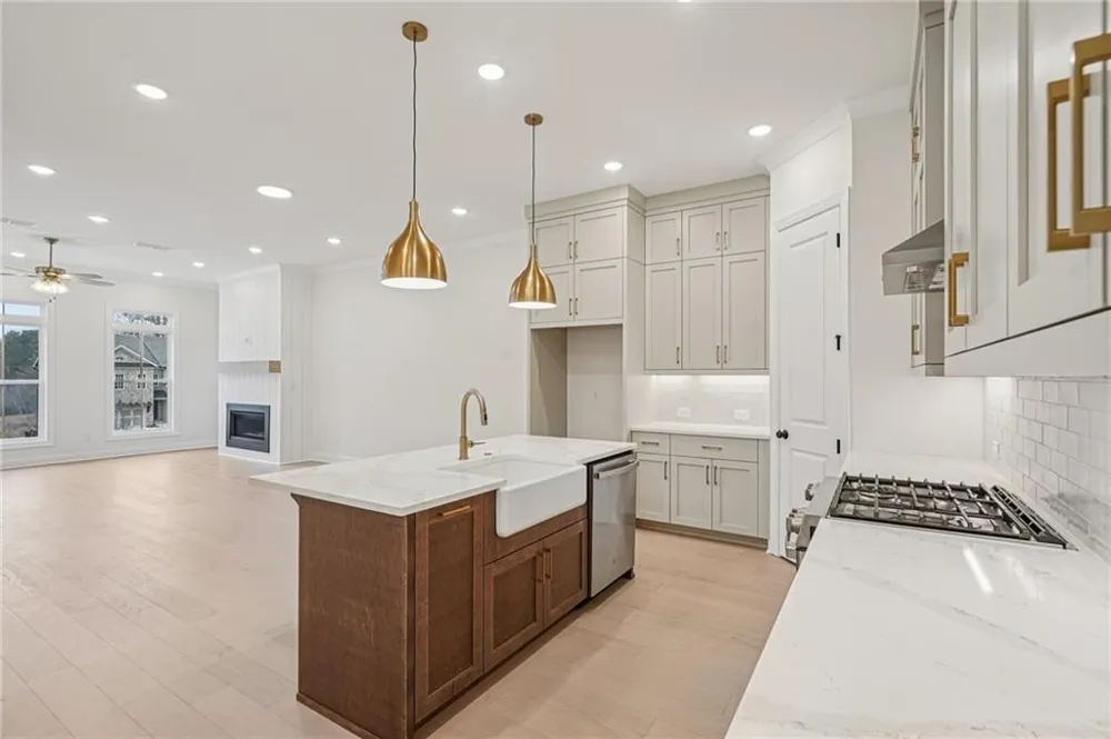 901 Shire Elm Street #22 Johns Creek, GA 30022