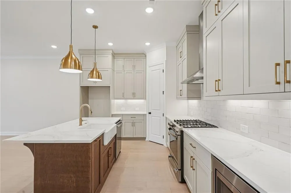 901 Shire Elm Street #22 Johns Creek, GA 30022
