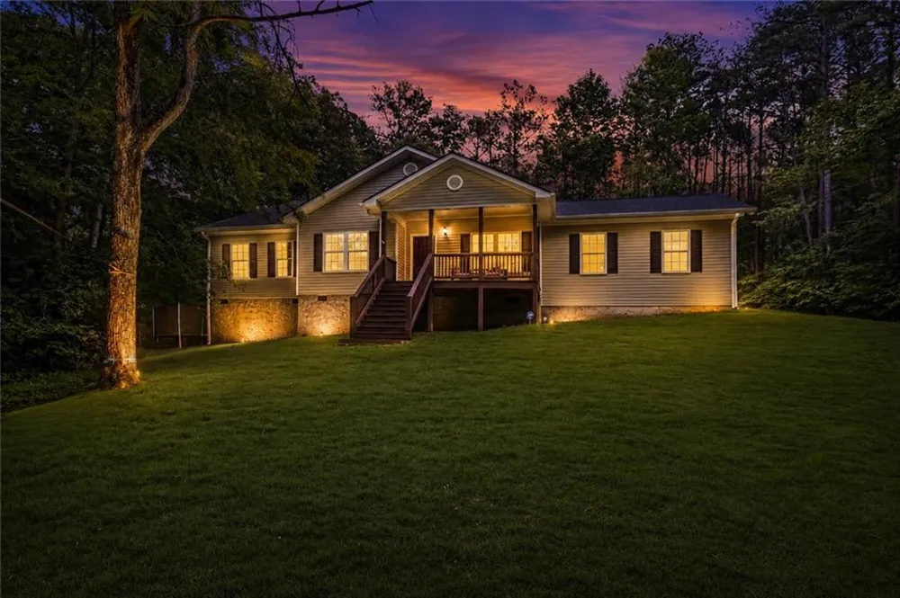 16 Allatoona Woods Trail SE Acworth, GA 30102