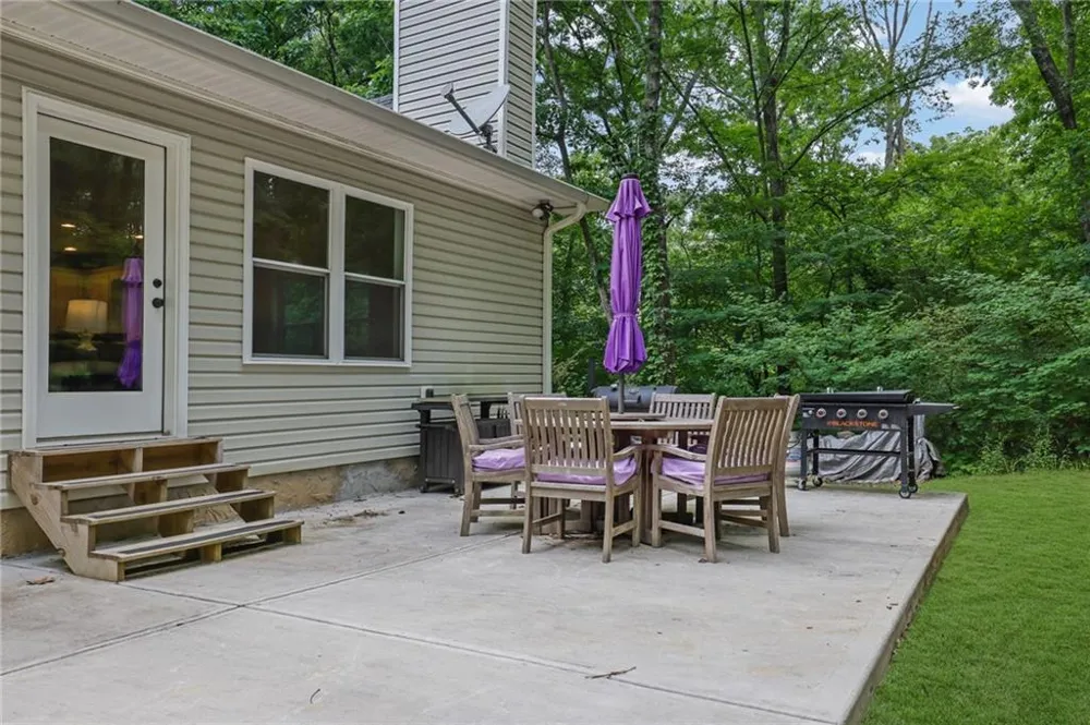 16 Allatoona Woods Trail SE Acworth, GA 30102