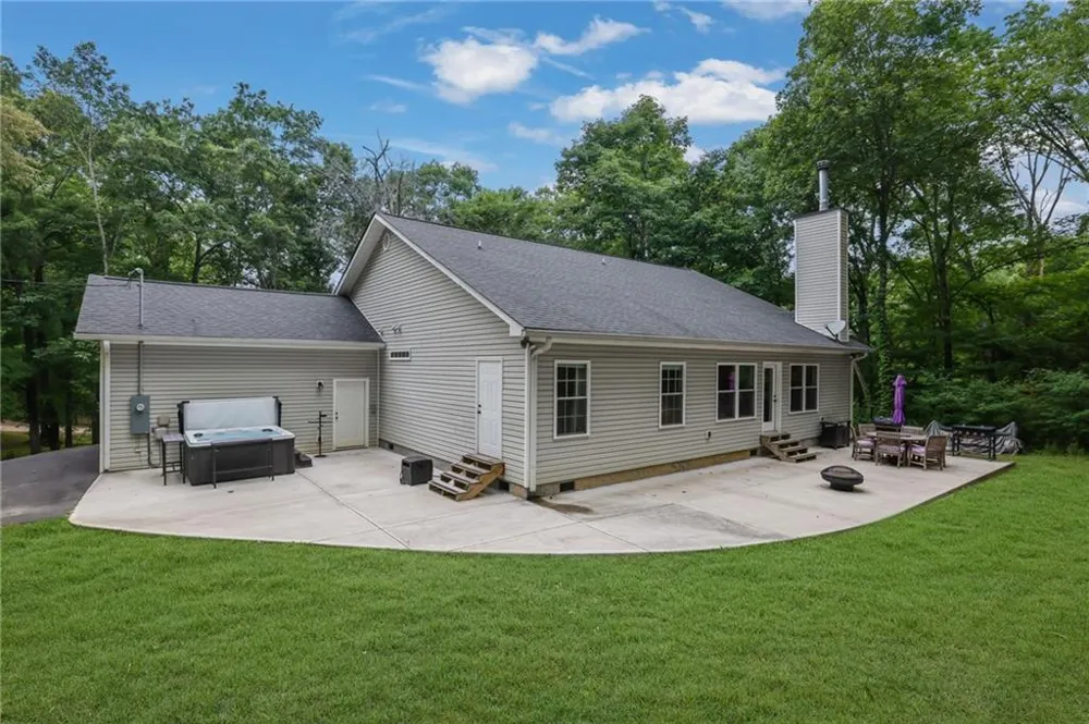 16 Allatoona Woods Trail SE Acworth, GA 30102