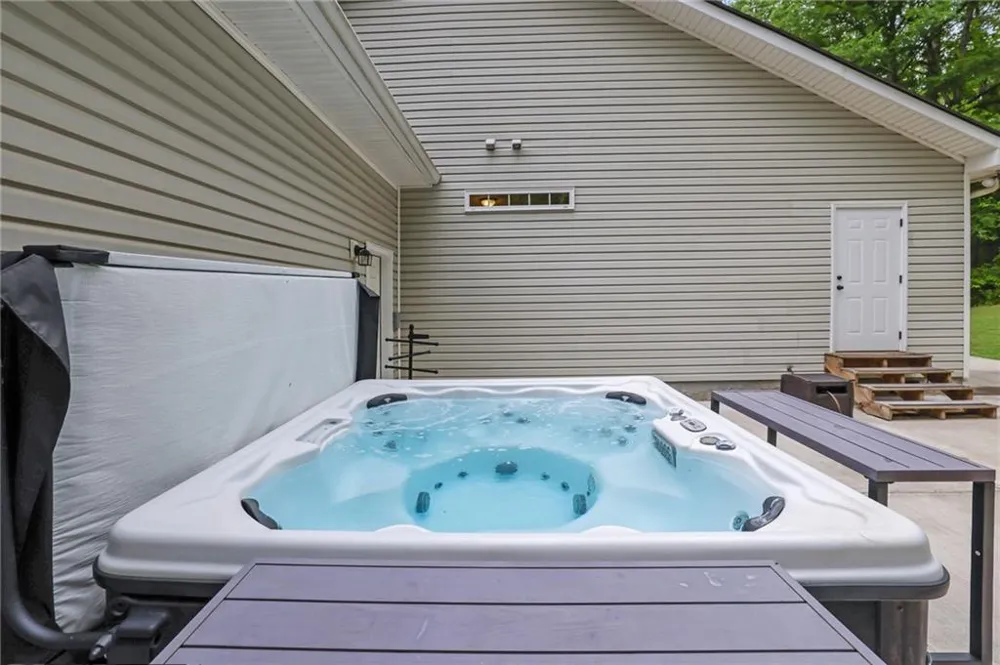 16 Allatoona Woods Trail SE Acworth, GA 30102