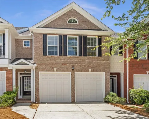 2592 Gadsen Walk