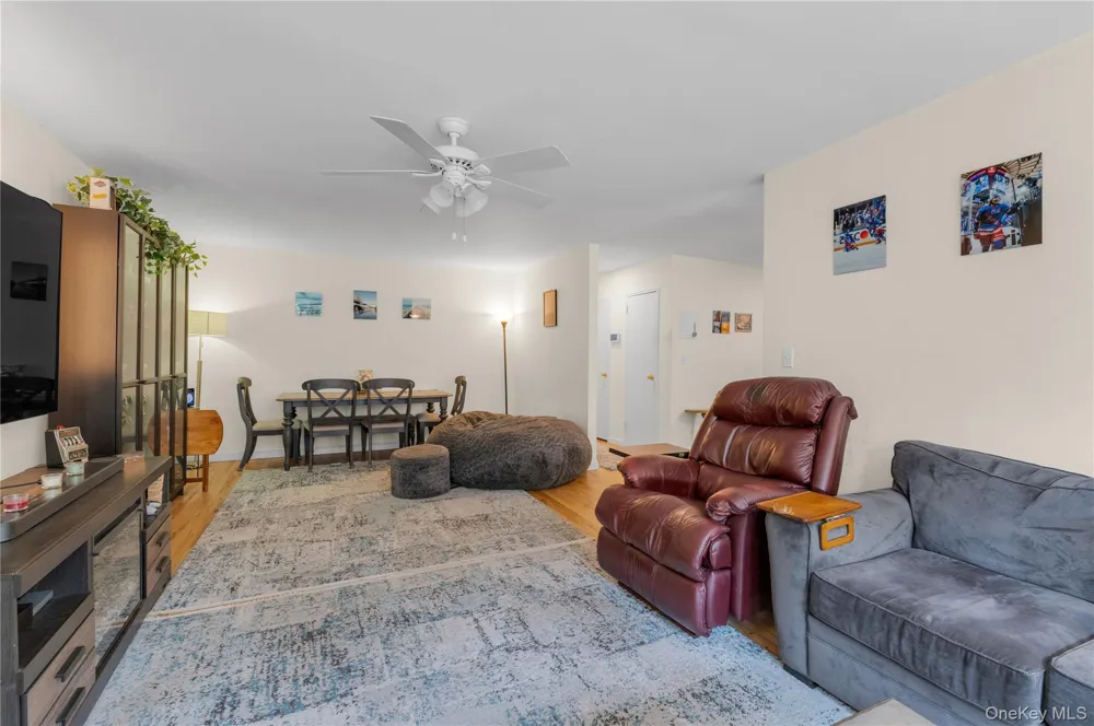 32 Pearsall Avenue #3F Glen Cove, NY 11542
