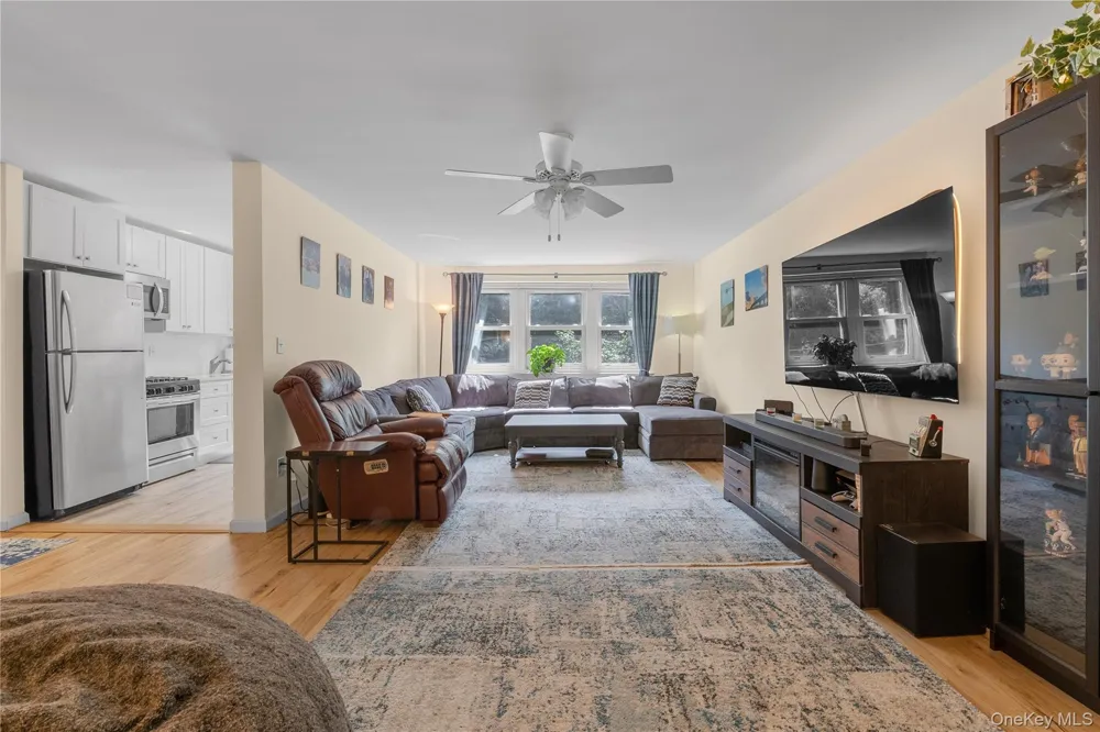 32 Pearsall Avenue #3F Glen Cove, NY 11542