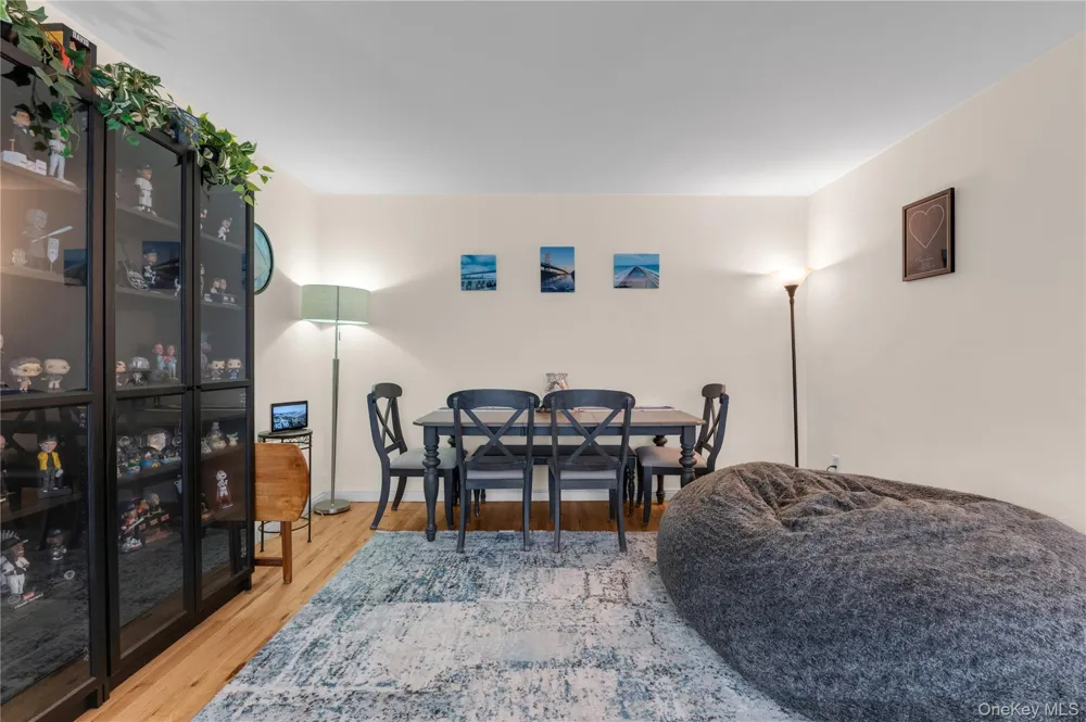 32 Pearsall Avenue #3F Glen Cove, NY 11542