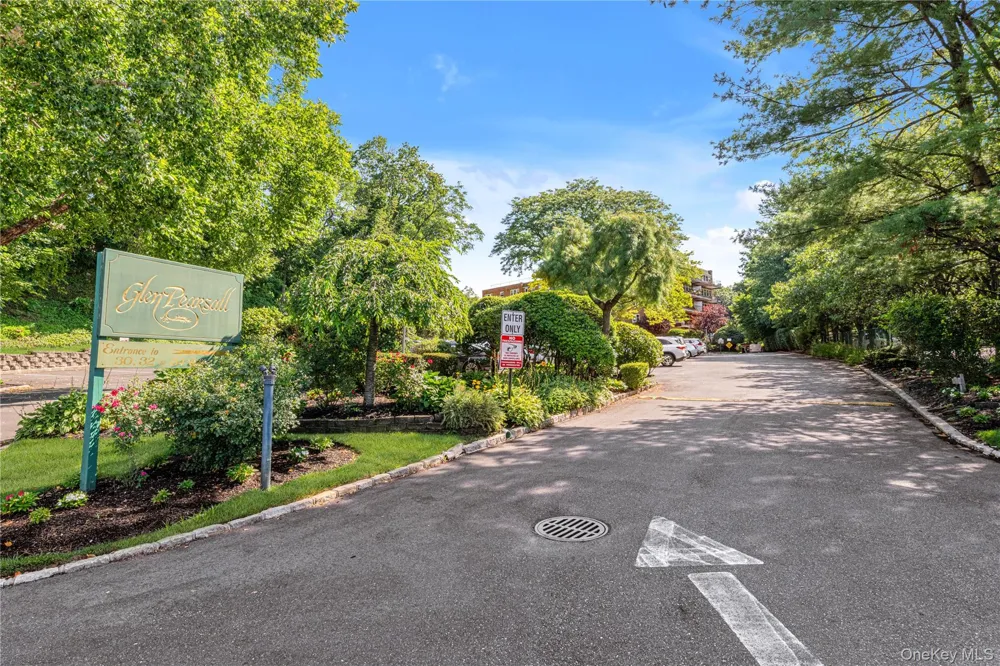 32 Pearsall Avenue #3F Glen Cove, NY 11542