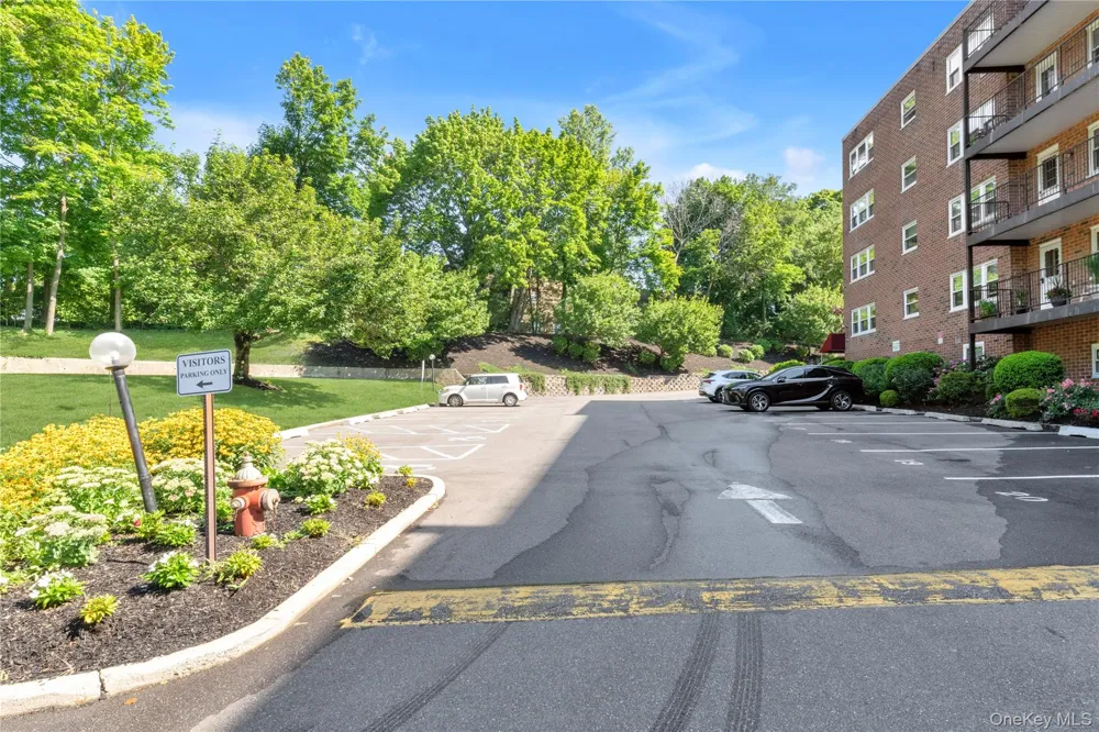 32 Pearsall Avenue #3F Glen Cove, NY 11542