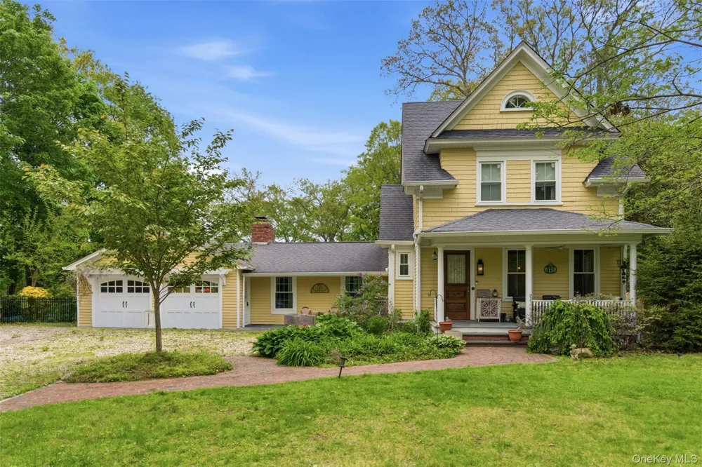 32 Timberline Drive Huntington, NY 11743