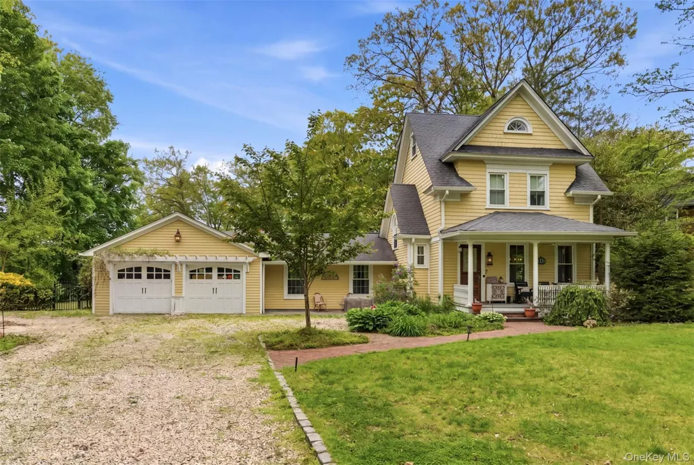 32 Timberline Drive Huntington, NY 11743
