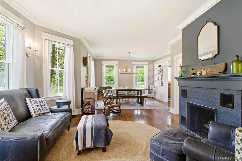 32 Timberline Drive Huntington, NY 11743