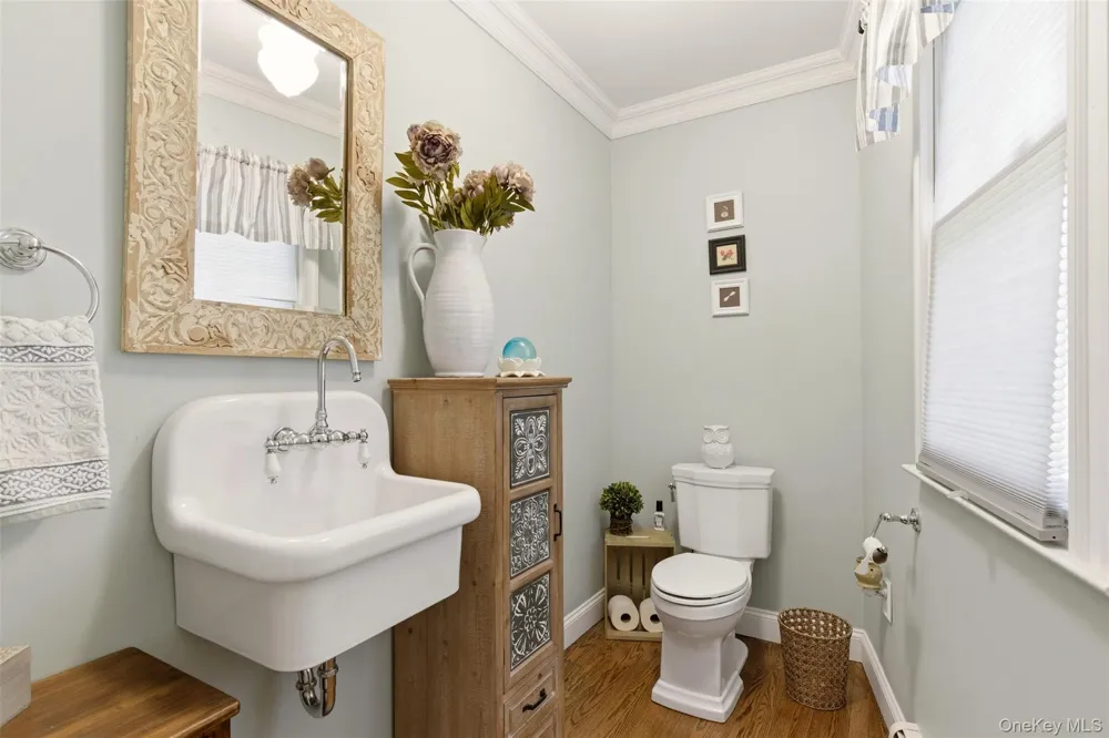 32 Timberline Drive Huntington, NY 11743