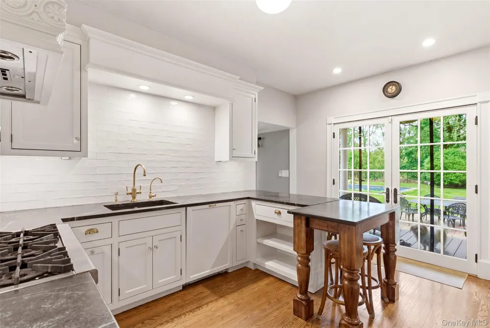 32 Timberline Drive Huntington, NY 11743