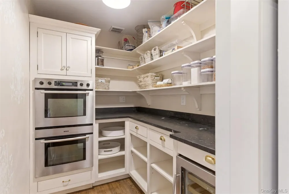32 Timberline Drive Huntington, NY 11743