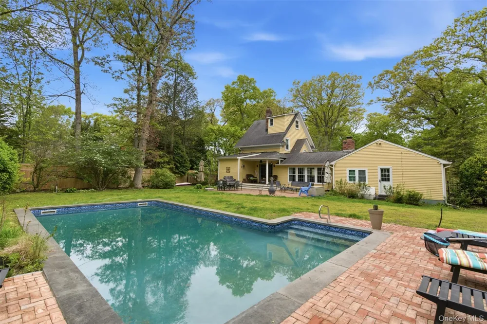 32 Timberline Drive Huntington, NY 11743