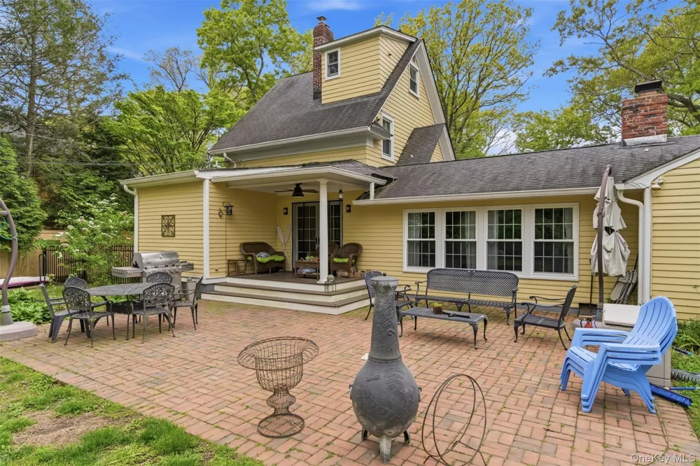 32 Timberline Drive Huntington, NY 11743