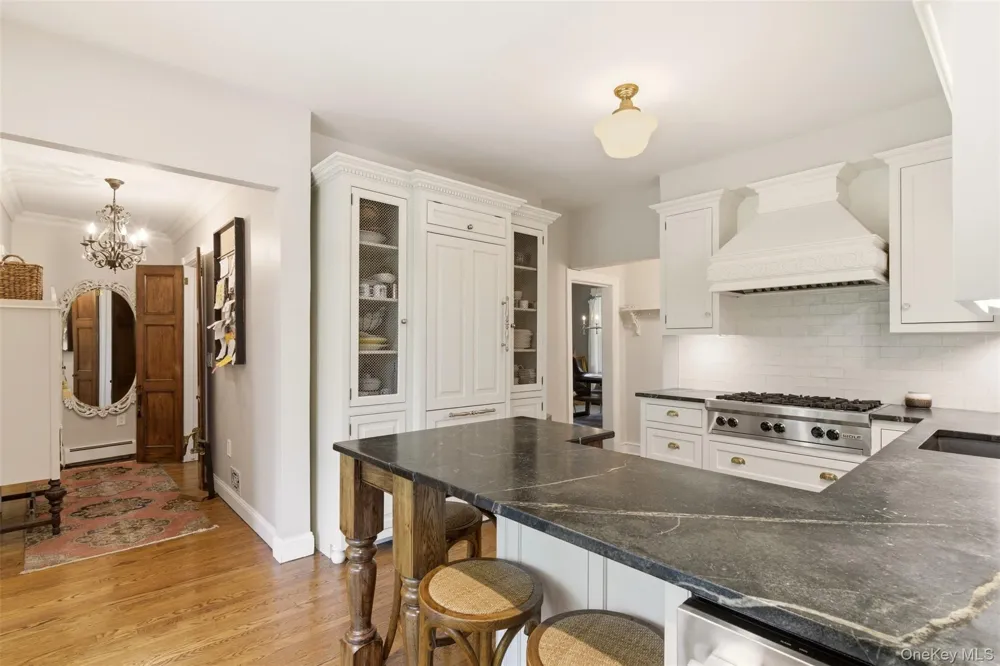 32 Timberline Drive Huntington, NY 11743
