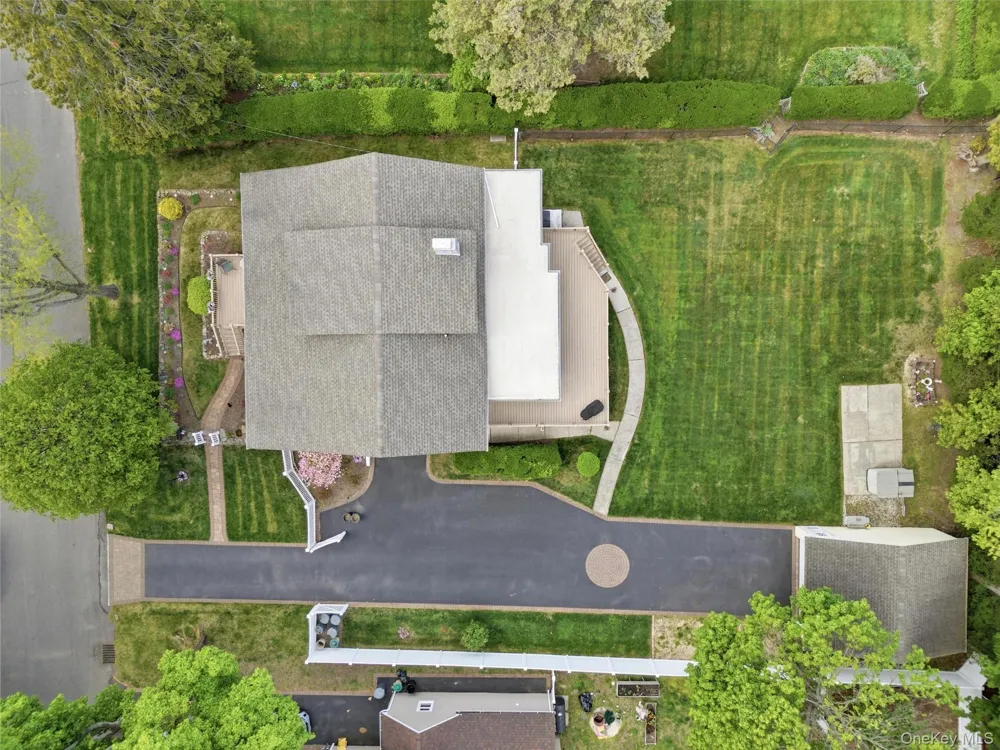 414 Potter Boulevard Brightwaters, NY 11718