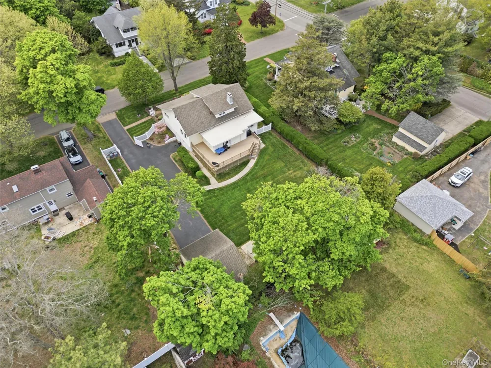 414 Potter Boulevard Brightwaters, NY 11718