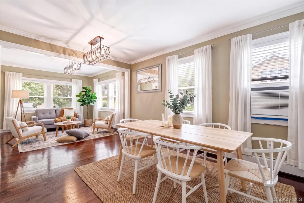 414 Potter Boulevard Brightwaters, NY 11718