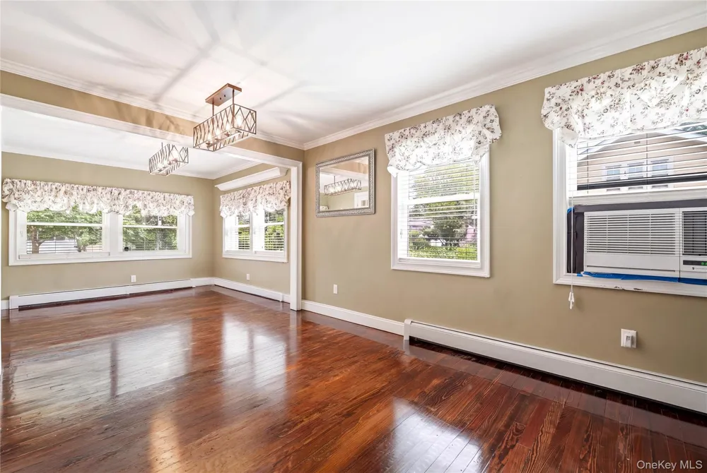 414 Potter Boulevard Brightwaters, NY 11718