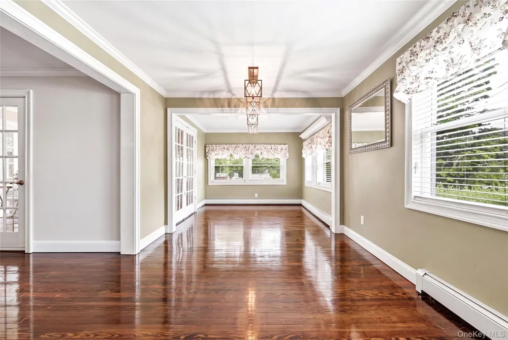 414 Potter Boulevard Brightwaters, NY 11718