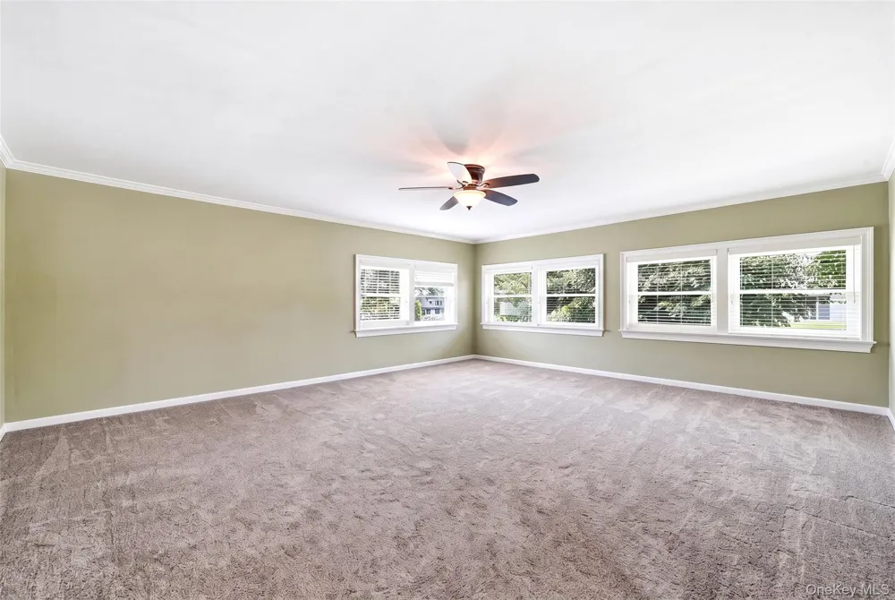 414 Potter Boulevard Brightwaters, NY 11718