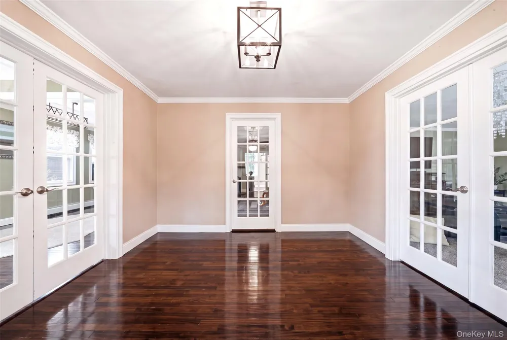 414 Potter Boulevard Brightwaters, NY 11718