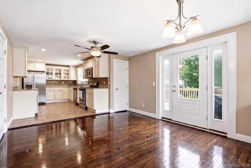 414 Potter Boulevard Brightwaters, NY 11718